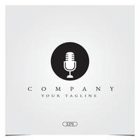 micrófono de micrófono simple con círculo negro para el logotipo de grabación de radio de podcast plantilla elegante premium vector eps 10