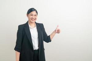 mujer asiática, con, pulgar arriba, fondo blanco foto