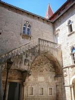 vista de la ciudad de trogir foto