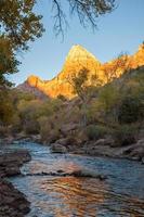 el vigilante en el parque nacional zion foto