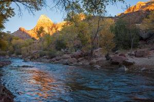 el vigilante en el parque nacional zion foto