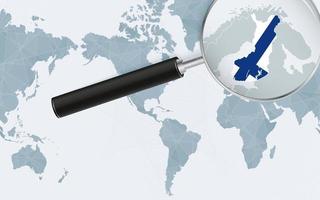 Mapa ampliado de Finlandia en el mapa mundial centrado en América. mapa ampliado y bandera de finlandia. vector