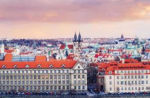 techos rojos república checa. la vista pintoresca foto