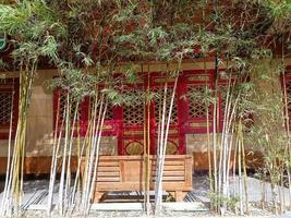 usa bambú para decorar puertas y sillas al estilo chino foto