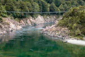 El puente giratorio más largo de Nueva Zelanda sobre Buller Gorge en Nueva Zelanda foto
