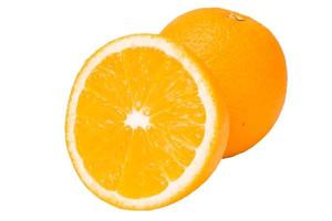 fruta naranja sobre fondo blanco foto