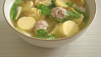 fried egg soup or omelet soup with minced pork video