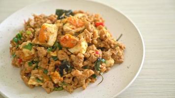 stir-fried minced pork with salted egg video