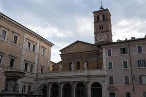 santa maria en trastevere iglesia exterior roma lazio italia foto