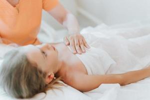 osteopath osteopathy therapy kid photo