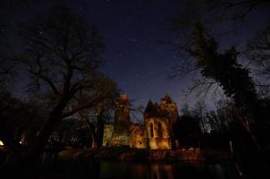 castillo en parque y estrellas foto