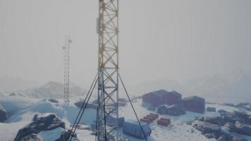 vista de la antigua base antártica en la estación del polo sur en la antártida foto