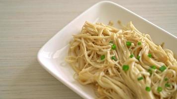 stir-fried golden needle mushroom with butter video