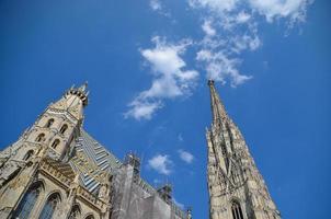 S t. catedral de stephen en viena con cielo foto