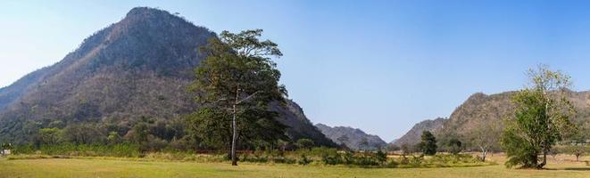 vista panorámica del paisaje del parque nacional khao yai en tailandia. foto