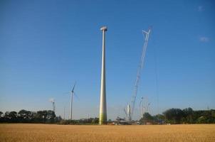 aerogeneradores en montaje foto