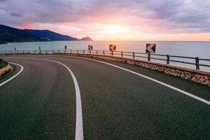 road along the sea photo