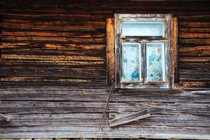 old wooden house photo