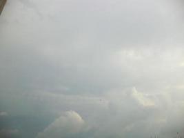 vista de las nubes en la mañana foto