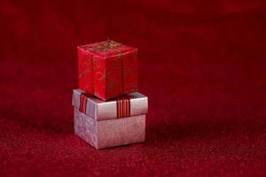 Red background image and gift box Valentine's Day concept photo