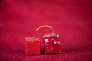 Red background image and gift box Valentine's Day concept photo