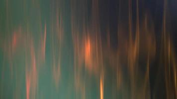 abstracte donkere achtergrond met oranje vlampatroon video