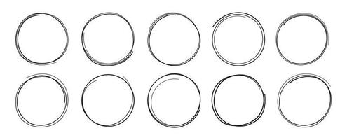 8 círculos de garabatos dibujados a mano aislados en un fondo transparente