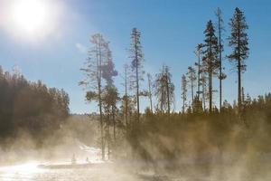 invierno en el río madison inf parque nacional de yellowstone. foto