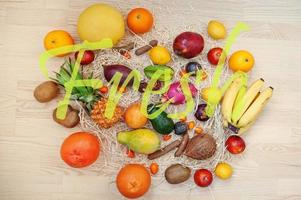 frutas exóticas con cartel fresco. fondo de alimentos de dieta de alimentación saludable. foto