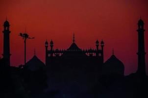 mezquita jamma ubicada en la antigua delhi, india. foto