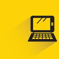 computadora portátil y tableta en la ilustración de fondo amarillo