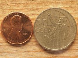 Lincoln and Lenin on US and SSSR coin photo