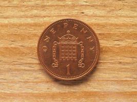 1 penny coin, reverse side, currency of the UK photo