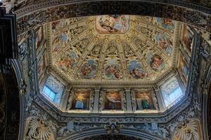 Bérgamo, Lombard, Italia, 2017. vista interior de la basílica de Santa María la Mayor en Bérgamo el 25 de junio de 2017 foto