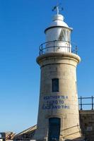 folkestone, kent, reino unido, 2019. vista del faro en folkestone el 12 de noviembre de 2019 foto