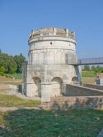 mausoleo di teodorico, ravena foto