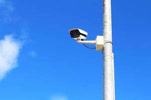 cámaras cctv en poste de acero. foto