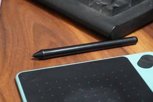pen tablet keyboard Pc and pen image photo