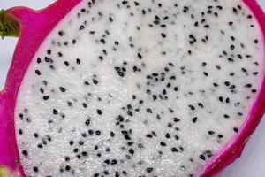 fruta del dragón, pitaya aislado sobre fondo blanco con trazado de recorte - imagen foto