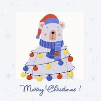 tarjeta de felicitación de feliz navidad. lindo oso con bufanda azul y sombrero de santa. tiene una guirnalda con luces multicolores.