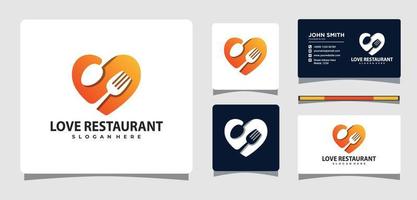 corazón con cuchara y tenedor inspiración para el diseño del logotipo del restaurante vector