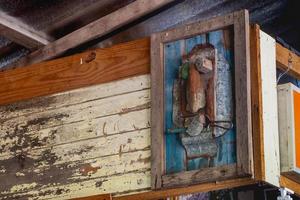 wood and face photo