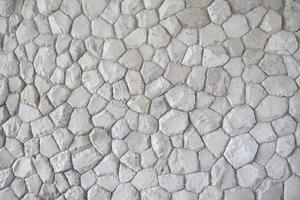paredes de piedra bellamente dispuestas como fondo.