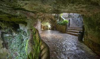 méxico, cenote ik kil en la península de yucatán cerca de merida foto