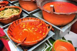 comida nacional mexicana en un restaurante de moda foto