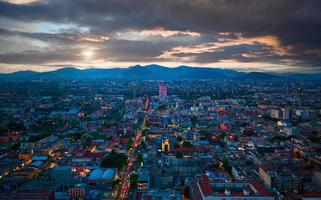 vista panorámica escénica del centro histórico de la ciudad de méxico desde la plataforma de observación en la parte superior de la torre latinoamericana torre latinoamericana foto