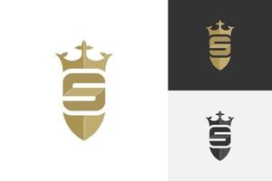 escudo de letra s de oro elegante de lujo con diseño de logotipo de corona vector
