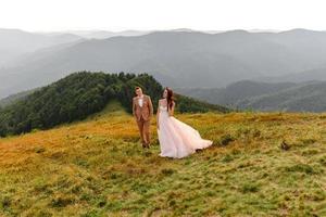 bride and groom. Photo shoot in the mountains.