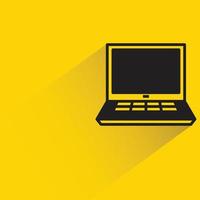 icono de la computadora portátil sobre fondo amarillo vector