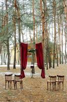 Wedding arch for a winter wedding photo